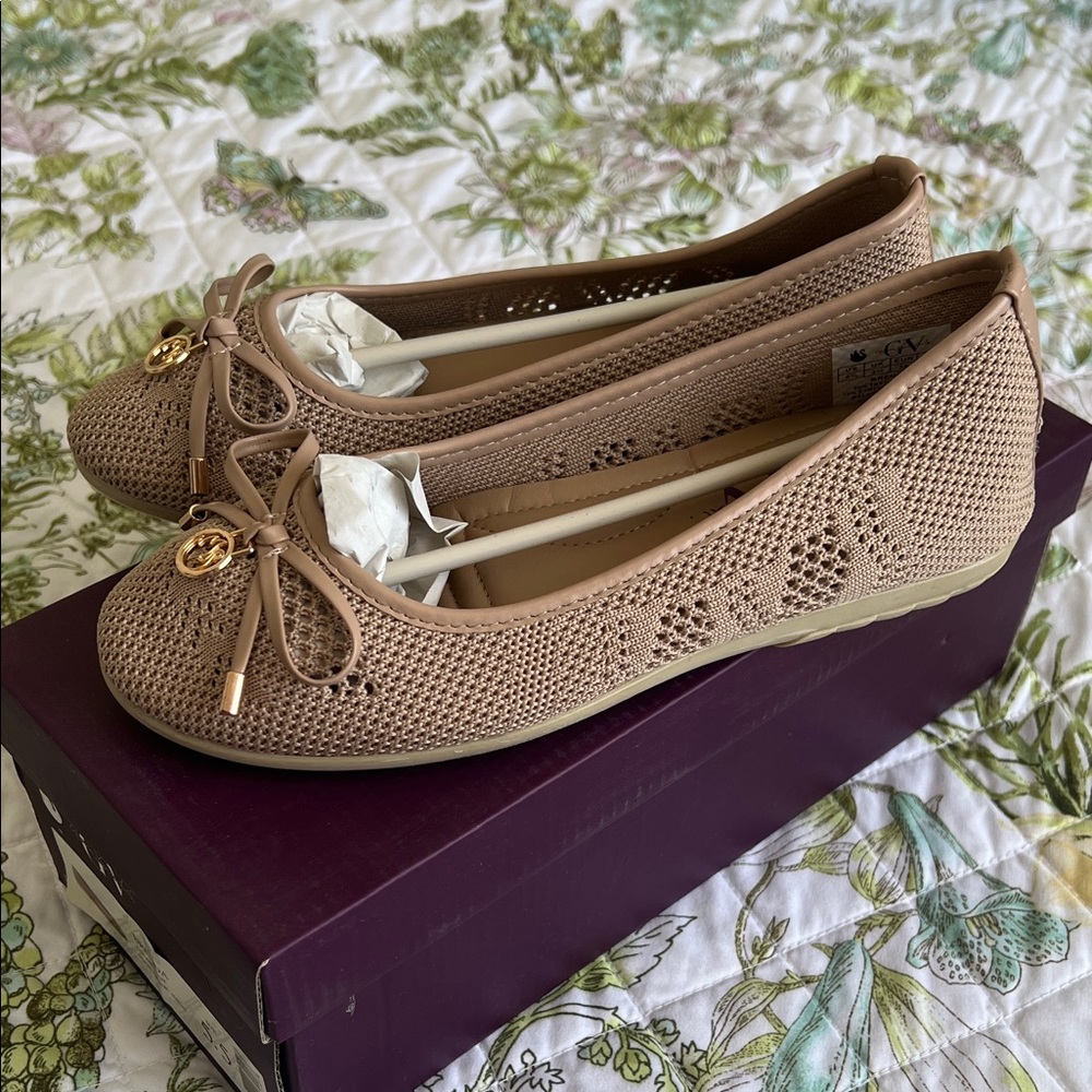 Gloria Vanderbilt Brown Mesh Flats
